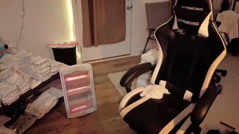 Josef online show from April 9, 2026, 7:25 am