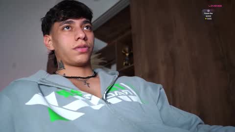 Josep online show from November 17, 2025, 10:37 pm