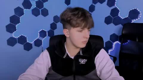 joseph_bear_ online show from April 17, 2026, 8:50 am