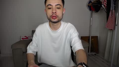 Snapshot of josezaens_ chatting on October 7, 2025, 9:34 pm josezaens_ online show from October 7, 2025, 9:34 pm