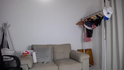 Snapshot of josezaens_ chatting on October 8, 2025, 9:40 am josezaens_ online show from October 8, 2025, 9:40 am