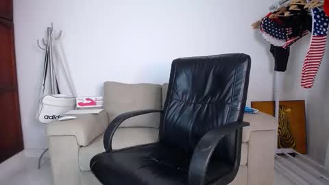 Snapshot of josezaens_ chatting on October 23, 2025, 8:24 am josezaens_ online show from October 23, 2025, 8:24 am