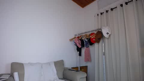 Snapshot of josezaens_ chatting on November 8, 2025, 8:03 am josezaens_ online show from November 8, 2025, 8:03 am