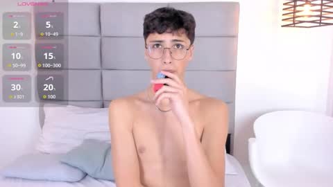 Snapshot of joshclaarktt chatting on January 16, 2026, 3:43 am Josh online show from January 16, 2026, 3:43 am