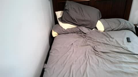 joshhawes online show from April 4, 2026, 10:40 pm