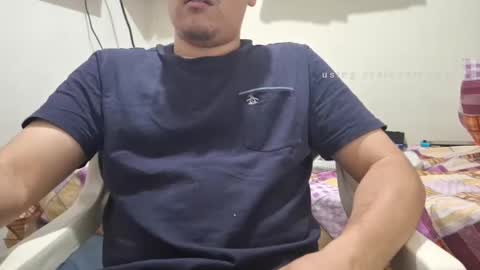 Snapshot of josq121 chatting on February 14, 2025, 3:05 pm josq121 online show from February 14, 2025, 3:05 pm