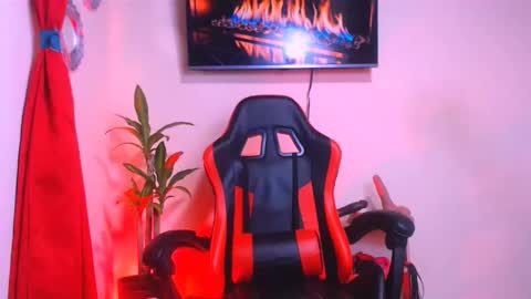 josue_linares online show from June 6, 2026, 12:43 pm