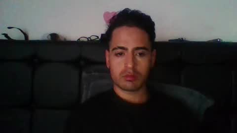 Snapshot of josux8 chatting on November 19, 2025, 6:52 pm josux8 online show from November 19, 2025, 6:52 pm