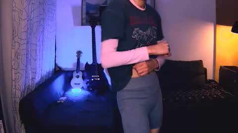 joy_keys online show from December 3, 2024, 8:17 pm