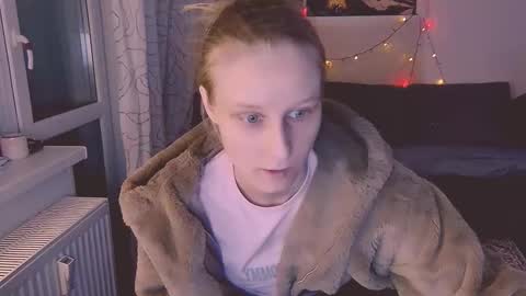 joy_keys online show from February 18, 2025, 6:58 pm