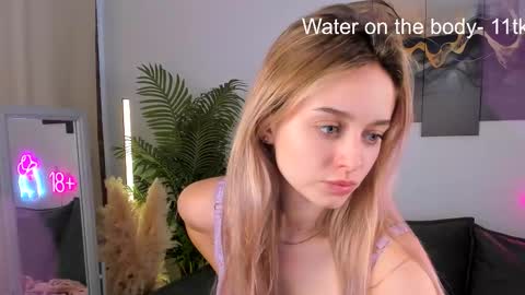 Snapshot of joyce_shinne chatting on September 14, 2025, 8:24 am Joyce online show from September 14, 2025, 8:24 am