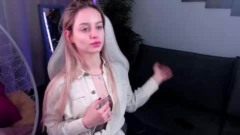 Snapshot of joyce_shinne chatting on September 30, 2025, 7:46 am Joyce online show from September 30, 2025, 7:46 am