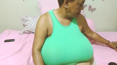 Snapshot of joycemando chatting on February 7, 2025, 2:29 am DairyQueen online show from February 7, 2025, 2:29 am