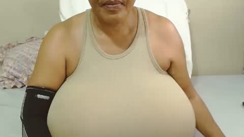 Snapshot of joycemando chatting on February 17, 2025, 12:05 pm DairyQueen online show from February 17, 2025, 12:05 pm