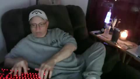 jpmel99 online show from December 1, 2024, 11:47 pm