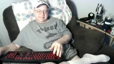 jpmel99 online show from April 11, 2026, 11:42 pm