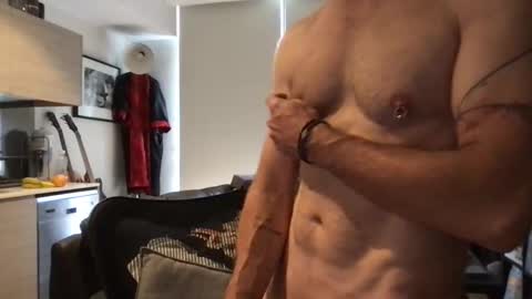 jrocket2 online show from November 15, 2025, 2:09 am