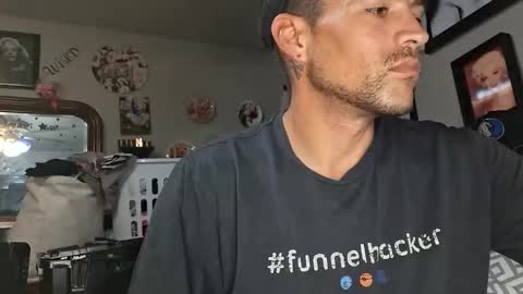 Snapshot of jstechgenius chatting on November 18, 2025, 8:41 am EdgingAllDay2Cum online show from November 18, 2025, 8:41 am