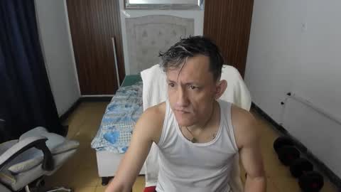 Snapshot of juan_and_luke chatting on March 27, 2026, 11:32 am juan_and_luke online show from March 27, 2026, 11:32 am