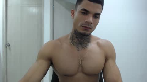 juan_gomez_1 online show from December 26, 2024, 11:46 pm