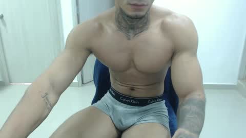 juan_gomez_1 online show from February 27, 2025, 8:20 pm