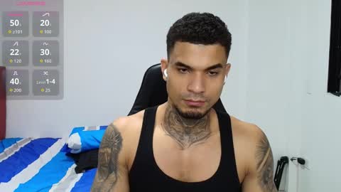 juan_gomez_1 online show from February 3, 2026, 1:04 am