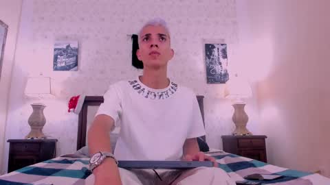 Snapshot of juan_lovers chatting on December 2, 2024, 1:24 pm J U A N L O V E R S online show from December 2, 2024, 1:24 pm