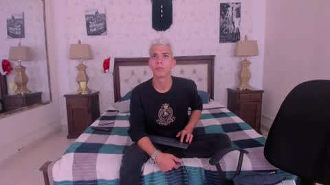 Snapshot of juan_lovers chatting on December 4, 2024, 1:09 pm J U A N L O V E R S online show from December 4, 2024, 1:09 pm