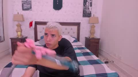 Snapshot of juan_lovers chatting on December 6, 2024, 12:38 pm J U A N L O V E R S online show from December 6, 2024, 12:38 pm