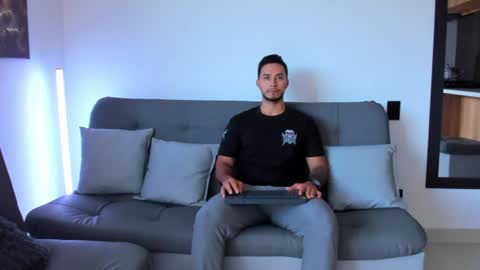 Snapshot of juan_muscle chatting on June 20, 2026, 10:56 pm juan_muscle online show from June 20, 2026, 10:56 pm