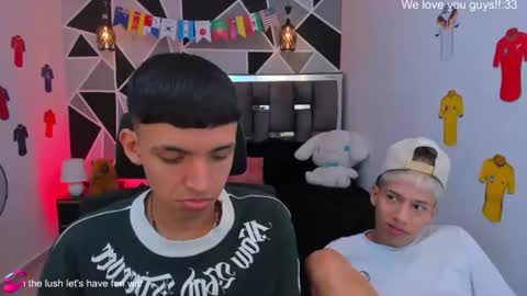 Snapshot of juan_nd_steven chatting on June 17, 2026, 9:05 pm JuanSteven online show from June 17, 2026, 9:05 pm