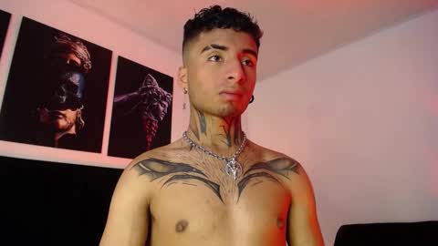 juancamilo66_ online show from January 4, 2025, 7:44 pm