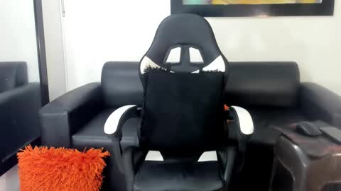 Juan Diego Uribe online show from March 8, 2025, 2:19 pm