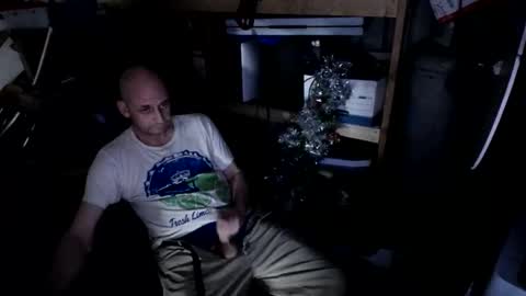 juanhunglow7741 online show from April 11, 2026, 8:29 am