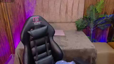Snapshot of juanita_tay chatting on July 7, 2026, 11:47 am JUANITA online show from July 7, 2026, 11:47 am
