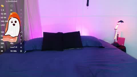 Blue online show from October 31, 2025, 4:19 pm