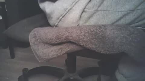 frenchchouchou online show from December 17, 2025, 2:56 pm