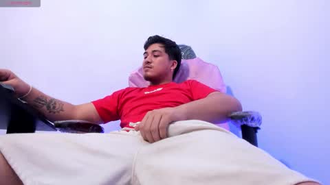 JUAN  online show from November 8, 2025, 3:23 pm