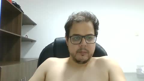 Snapshot of juannieto chatting on November 16, 2025, 1:33 am JN online show from November 16, 2025, 1:33 am