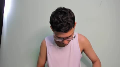 Snapshot of juansuarez204 chatting on February 22, 2025, 4:40 pm juansuarez204 online show from February 22, 2025, 4:40 pm