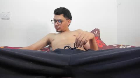 juansuarez204 online show from April 14, 2026, 1:00 am