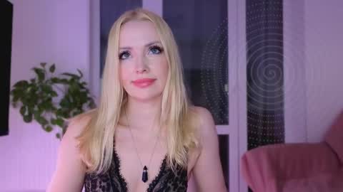 Goddess Julia online show from December 5, 2025, 7:32 pm