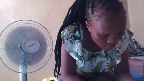 Snapshot of juice_petite3 chatting on February 21, 2025, 1:00 pm juice_petite3 online show from February 21, 2025, 1:00 pm