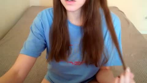 Snapshot of juicetalia chatting on October 3, 2025, 8:33 am JuiceTalia online show from October 3, 2025, 8:33 am