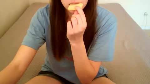 Snapshot of juicetalia chatting on October 26, 2025, 8:42 am JuiceTalia online show from October 26, 2025, 8:42 am