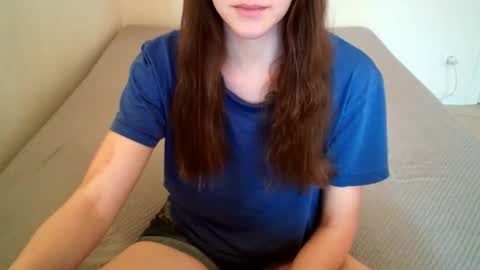 Snapshot of juicetalia chatting on November 3, 2025, 8:37 am JuiceTalia online show from November 3, 2025, 8:37 am