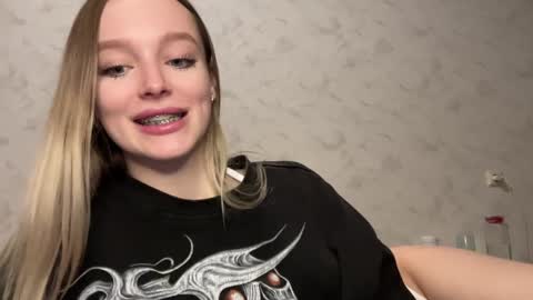 Snapshot of juicy_angels chatting on January 9, 2025, 2:07 pm alexa online show from January 9, 2025, 2:07 pm