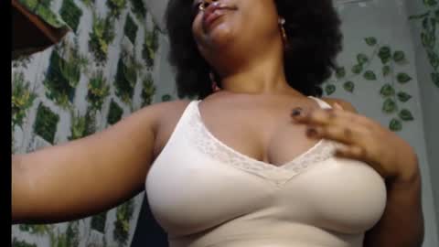Snapshot of juicy_gold22 chatting on February 8, 2025, 6:33 am Mariagold online show from February 8, 2025, 6:33 am