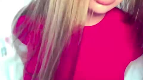 Snapshot of juicyhelenx chatting on June 11, 2026, 2:26 pm Elena online show from June 11, 2026, 2:26 pm
