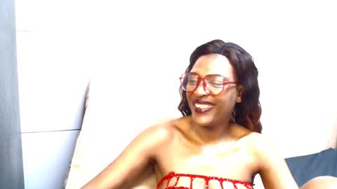 Miss Kay online show from December 1, 2025, 10:15 pm